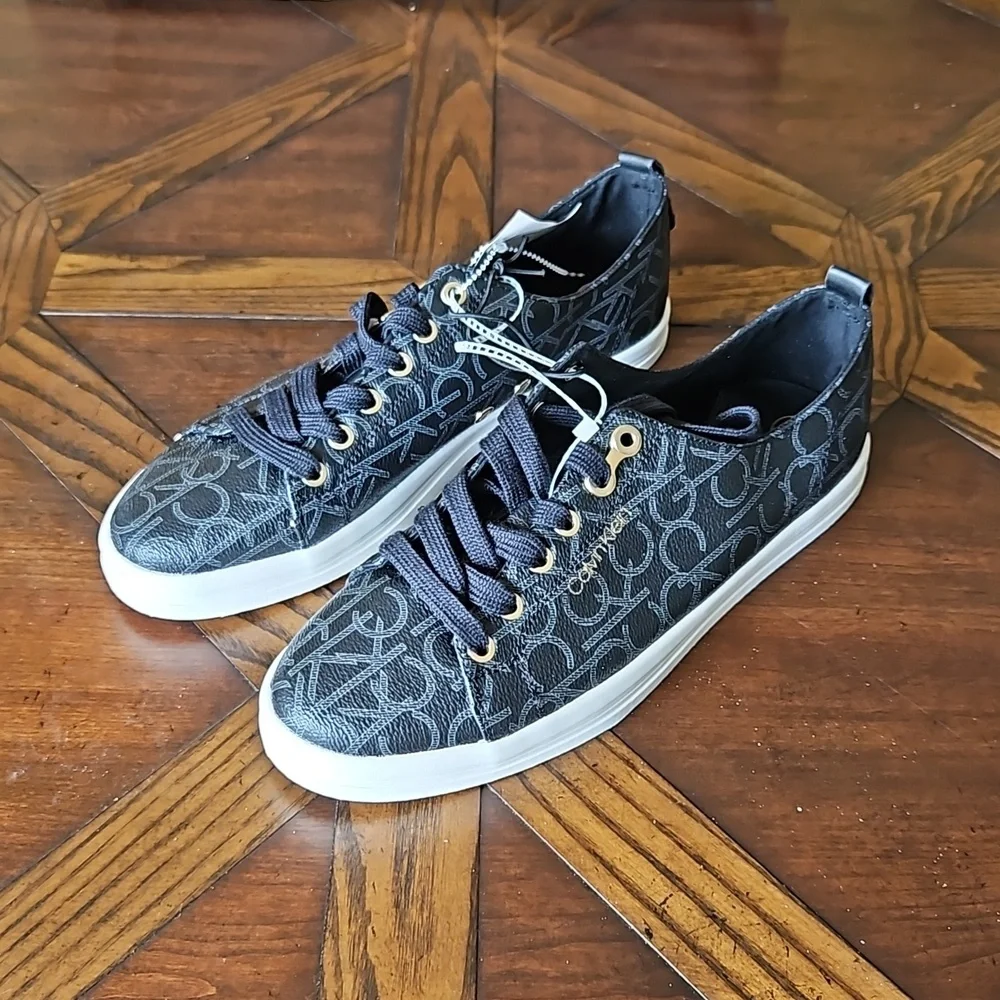 Calvin Klein Women's Michaela Low Top Sneakers NWT - Picture 1 of 7